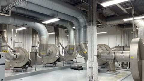 Large room with multiple HVAC systems